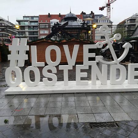 Lichtrijk En Comfortabel Hoekappartement Met Gratis Parking En Zeer Centraal Gelegen - Comme Chez Soi Oostende Exteriör bild