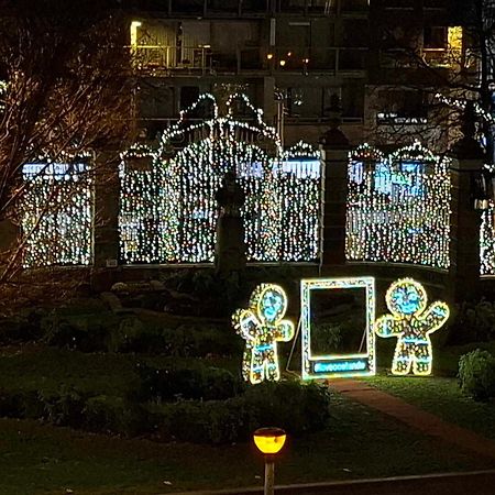 Lichtrijk En Comfortabel Hoekappartement Met Gratis Parking En Zeer Centraal Gelegen - Comme Chez Soi Oostende Exteriör bild
