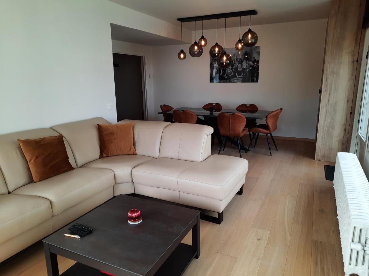 Lichtrijk En Comfortabel Hoekappartement Met Gratis Parking En Zeer Centraal Gelegen - Comme Chez Soi Oostende Exteriör bild