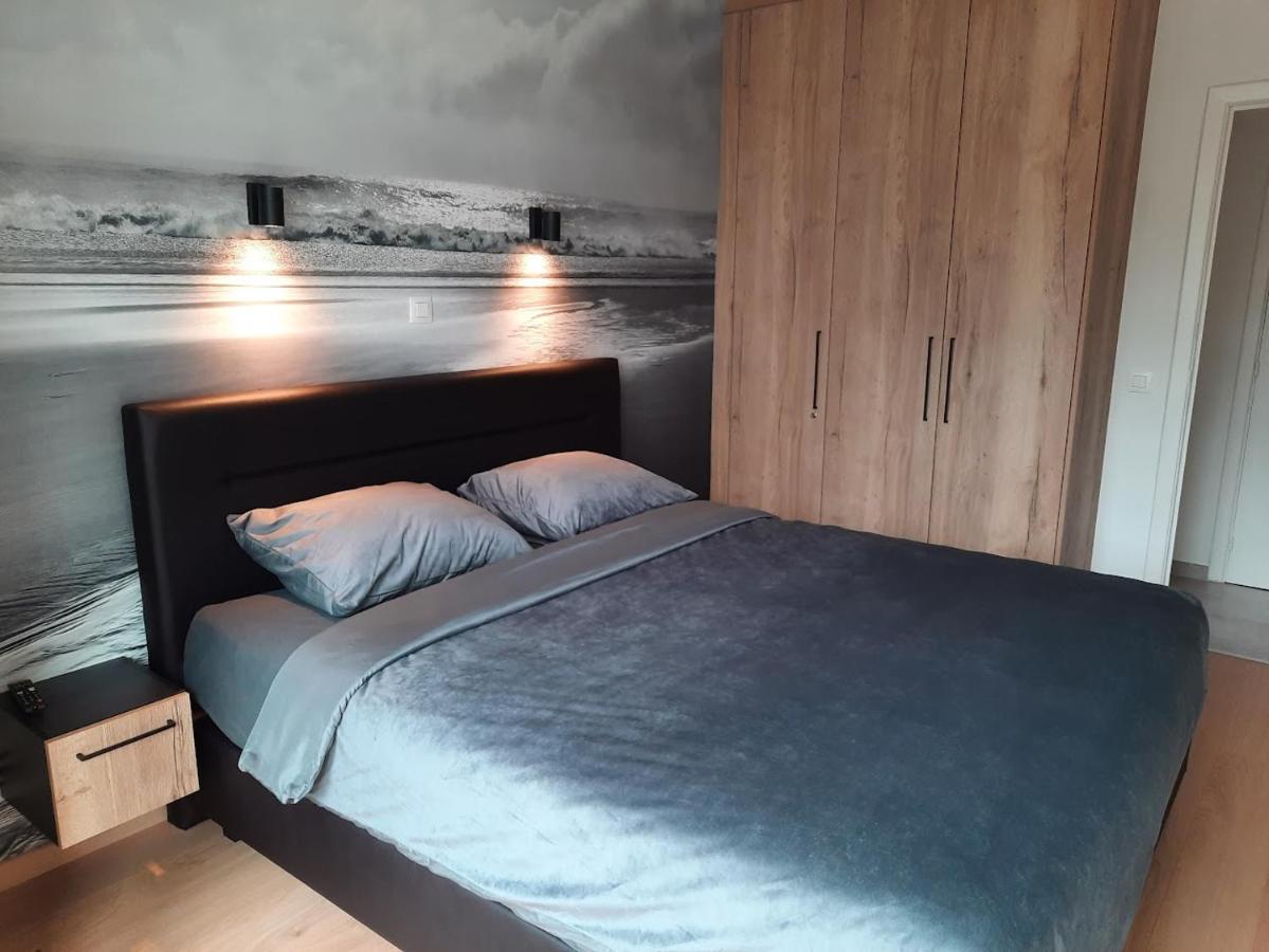 Lichtrijk En Comfortabel Hoekappartement Met Gratis Parking En Zeer Centraal Gelegen - Comme Chez Soi Oostende Exteriör bild
