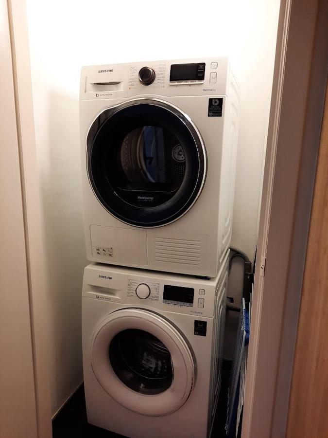 Lichtrijk En Comfortabel Hoekappartement Met Gratis Parking En Zeer Centraal Gelegen - Comme Chez Soi Oostende Exteriör bild