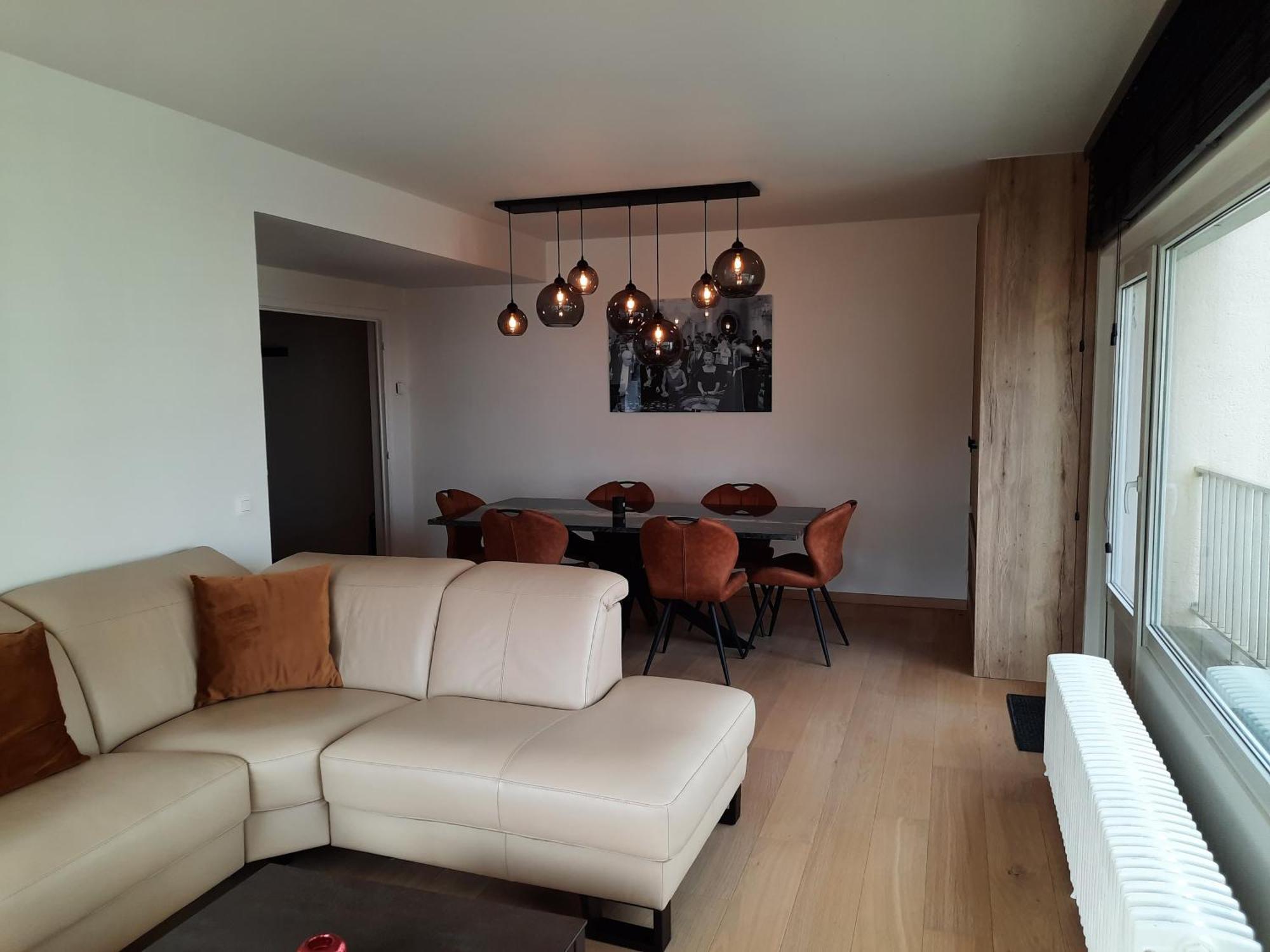 Lichtrijk En Comfortabel Hoekappartement Met Gratis Parking En Zeer Centraal Gelegen - Comme Chez Soi Oostende Exteriör bild